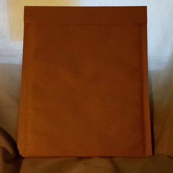 6 BUBBLE MAILERS SIZE 11" X 9.5" - Picture 3 of 3